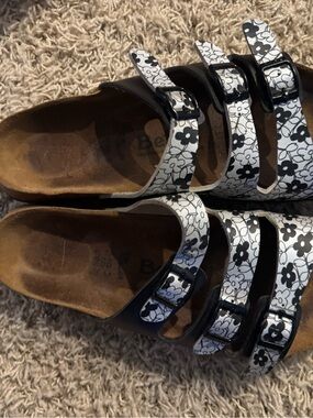 Birkenstock Triple-Strap Floral Sandals - Black & White 41 Narrow